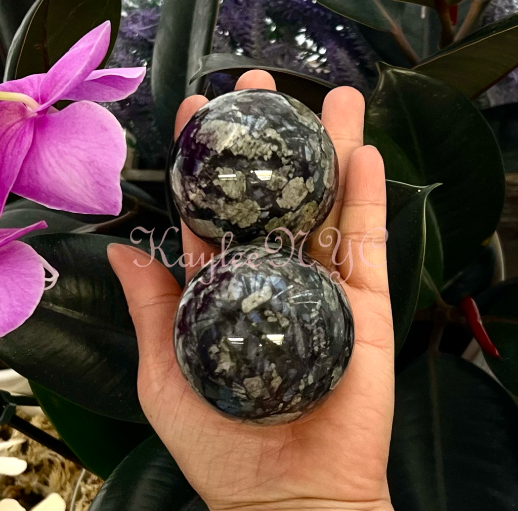 Blue Que Sera Sera Sphere