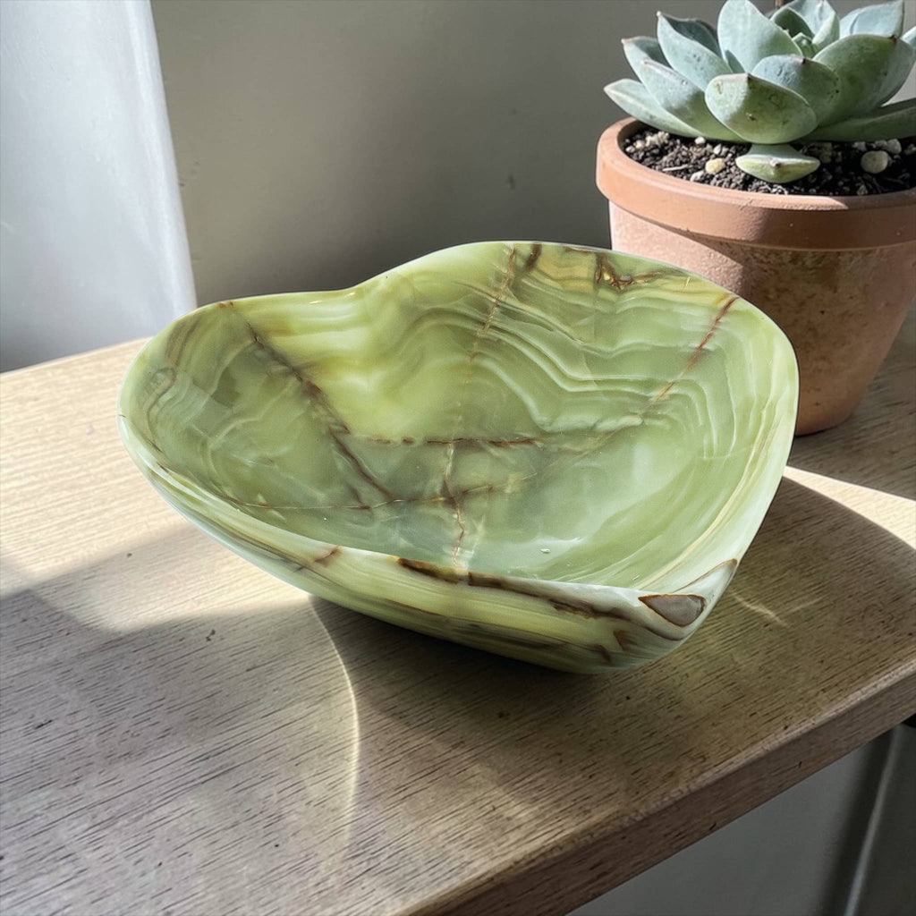 Onyx Heart Bowl 6 inch